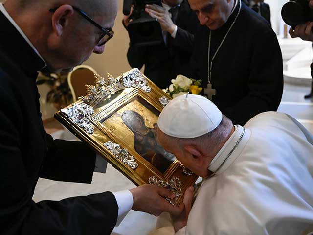 bishops column pope francis ach 640x480