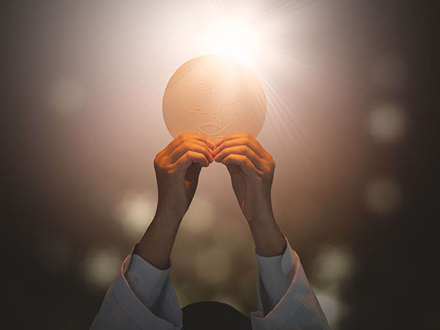 eucharist2 640x480
