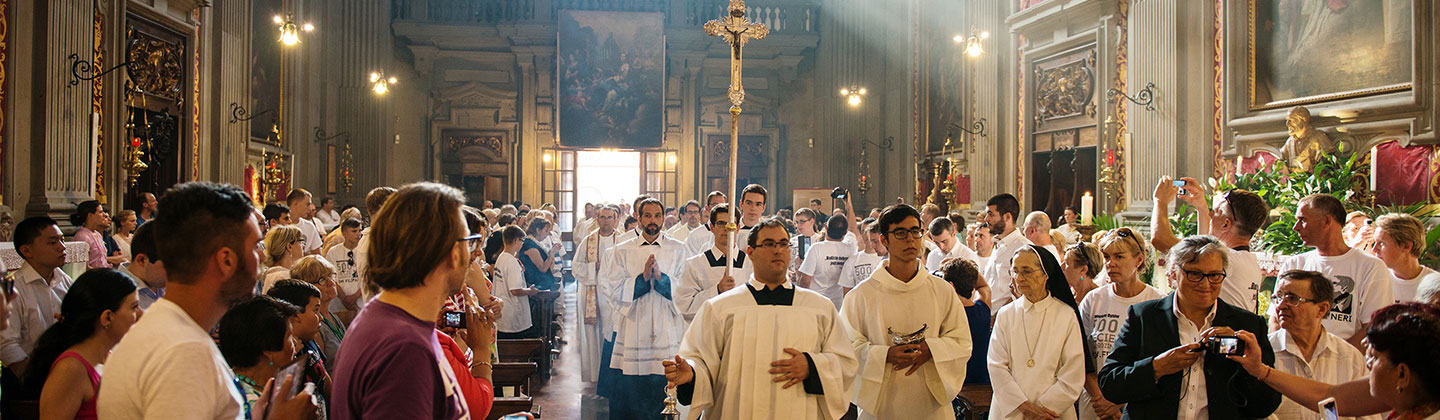 universal call to holiness rc church procession