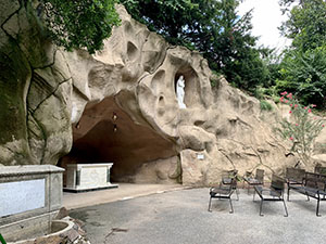Lourdes-Grotto