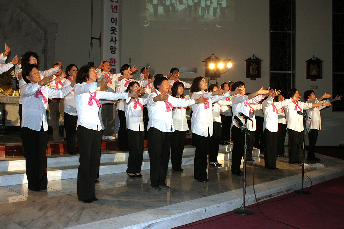Saint Paul Chung-performance