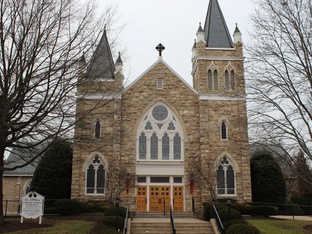 front-of-church-entrance-640-480